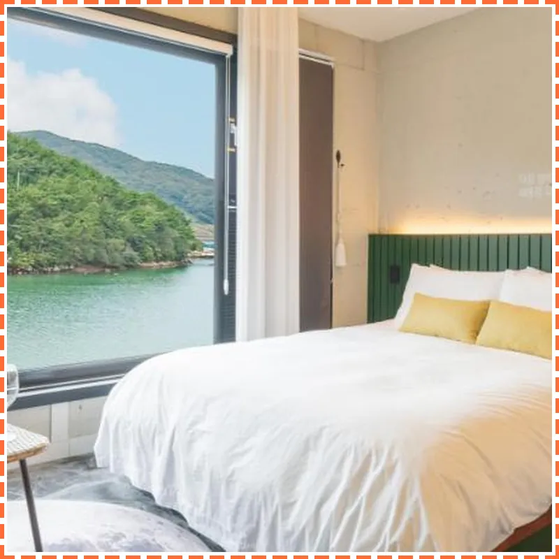 Tongyeong Sea Mood hotel room