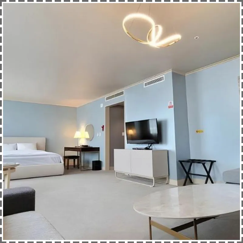 Queen Vell Hotel hotel room