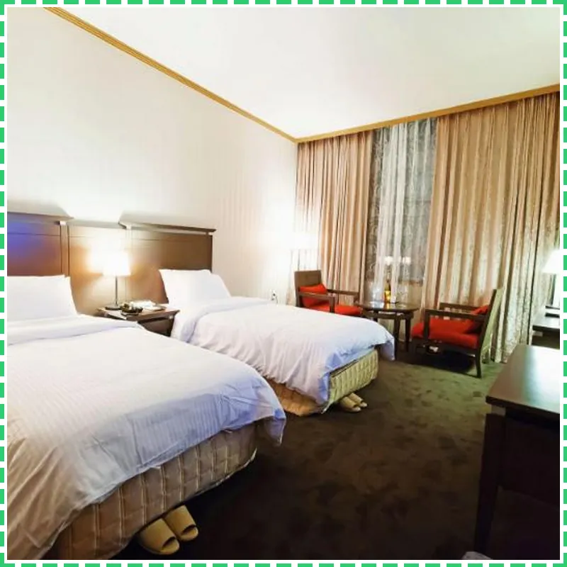 Queen Vell Hotel hotel room