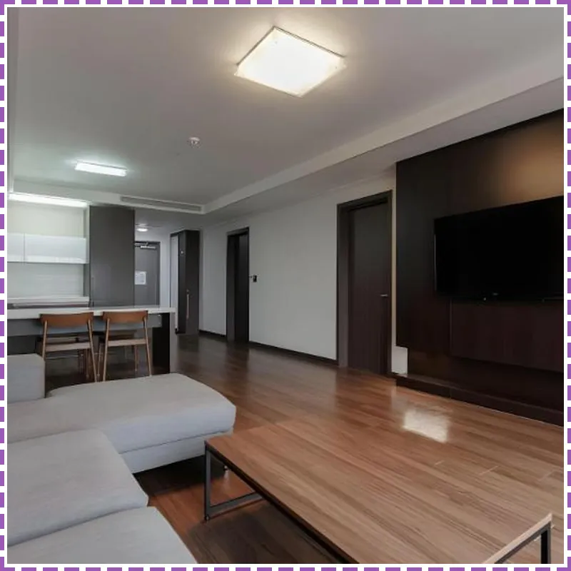 Luceville hotel room