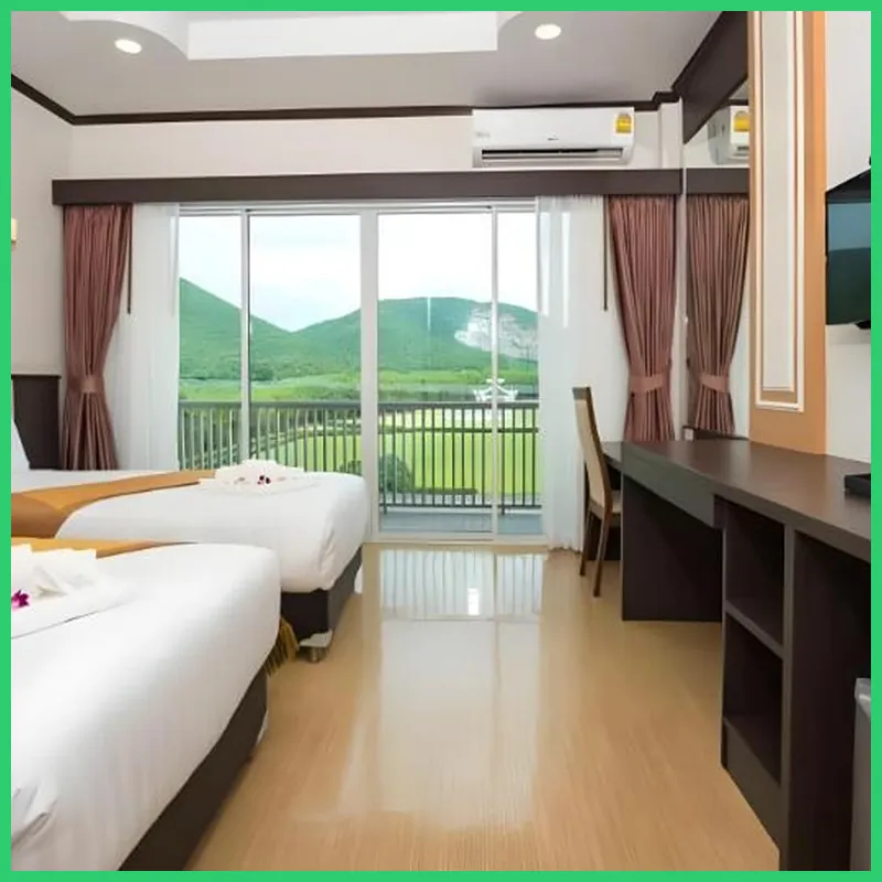 Swan Lake Hotel Sattahip hotel room