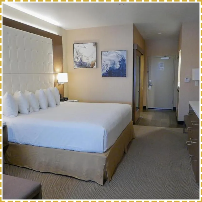 Wyndham Anaheim hotel room