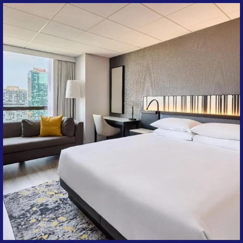 Hyatt Regency Chicago hotel room