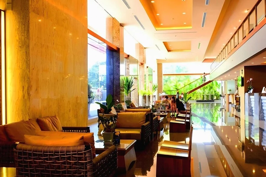 ภายนอก โรงแรมแกรนด์ฮาวเวิร์ด